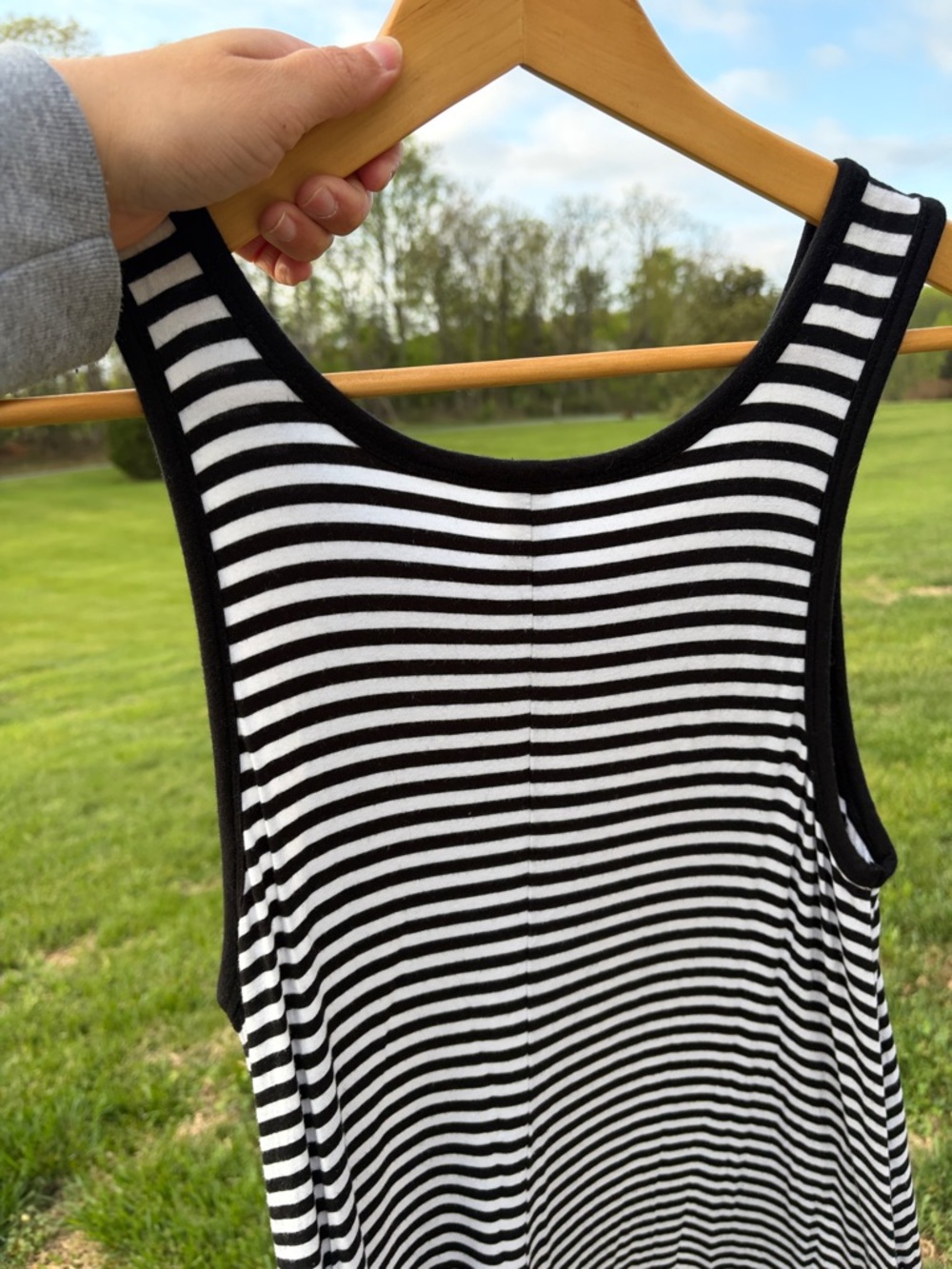 Old Navy b&w striped knit swing sleeveless dress - Picture 7 of 7